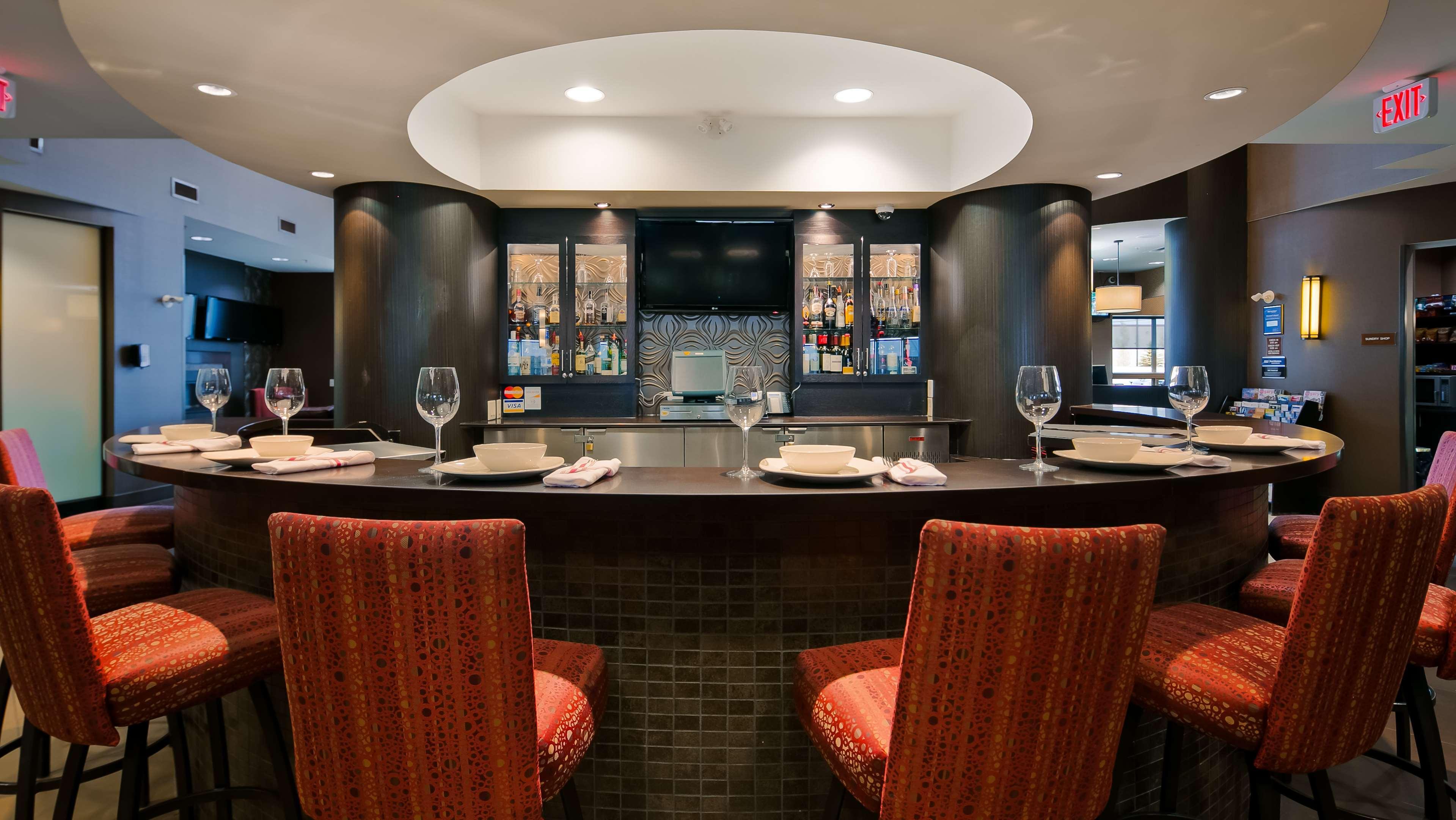 Best Western Premier Freeport Inn Calgary Airport Екстериор снимка