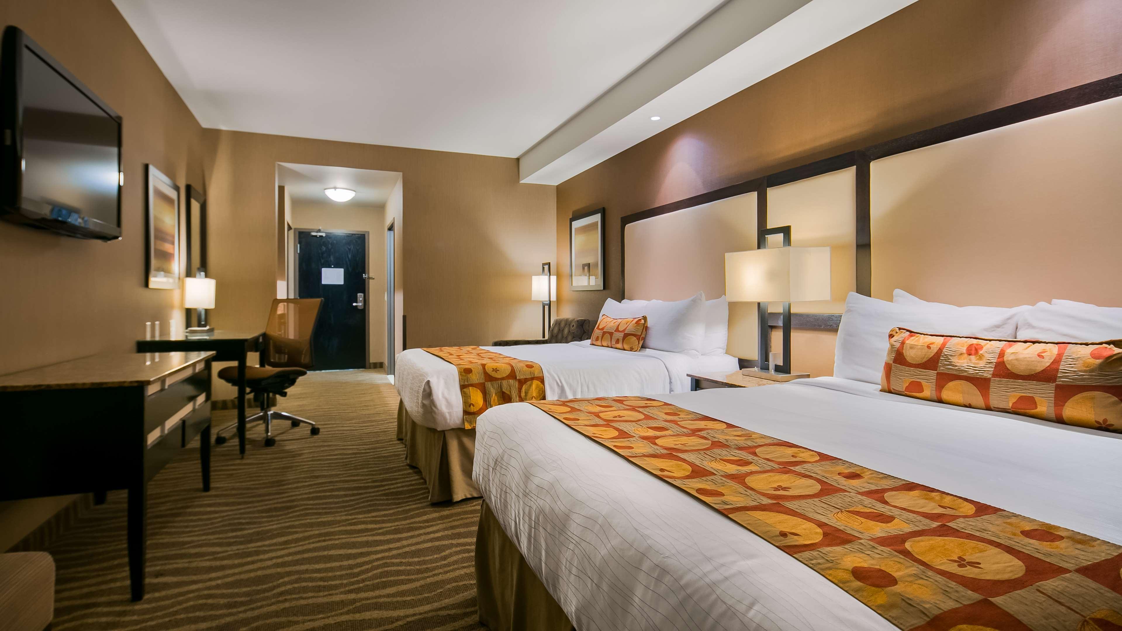 Best Western Premier Freeport Inn Calgary Airport Екстериор снимка